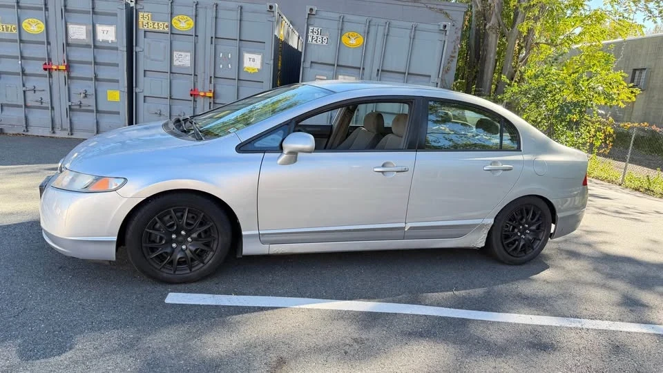 2008 Honda Civic 8th Gen - Image 2 of 9