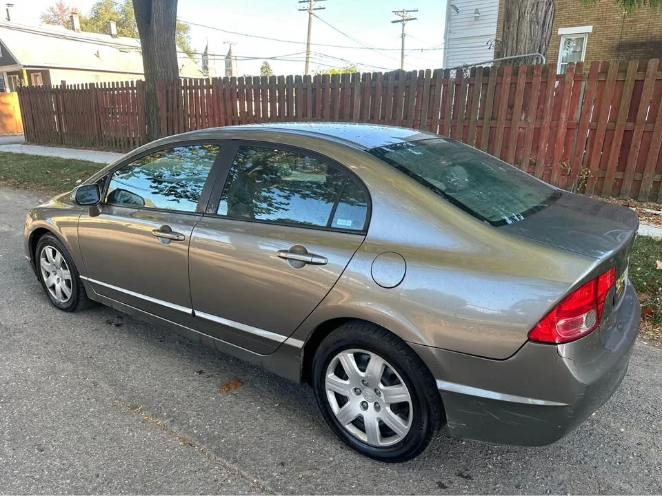 2008 Honda Civic 8th Gen - Image 2 of 9