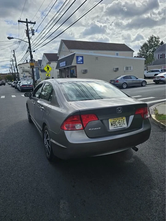2008 Honda Civic 8th Gen - Image 2 of 12
