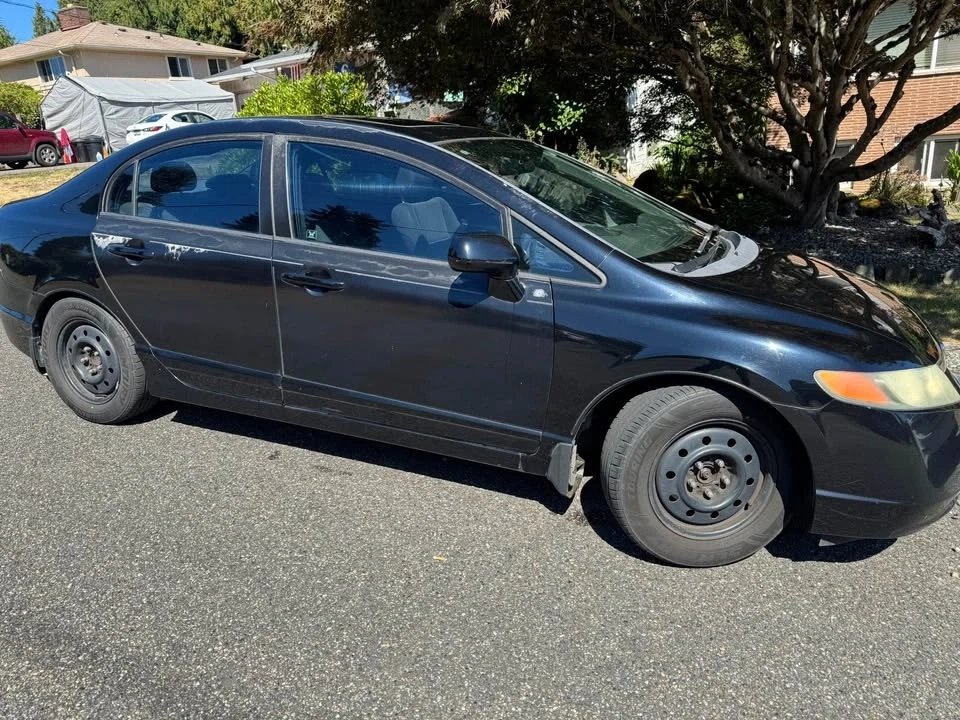 2008 Honda Civic 8th Gen - Image 2 of 4