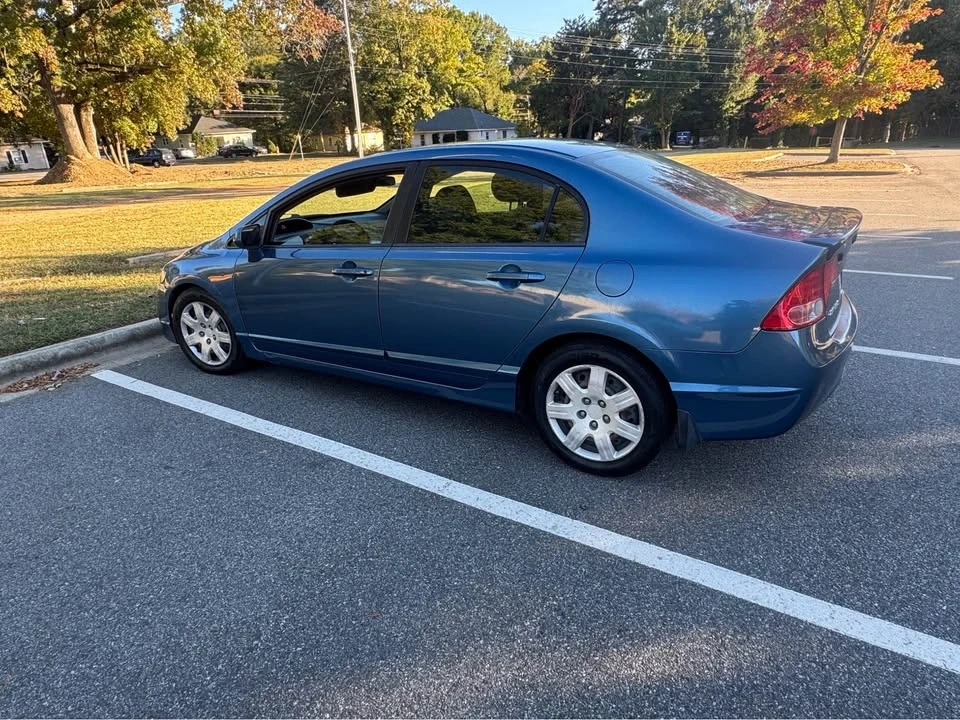 2008 Honda Civic 8th Gen - Image 2 of 9