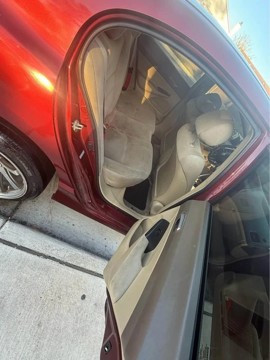 2008 Honda Civic 8th Gen - Image 6 of 10
