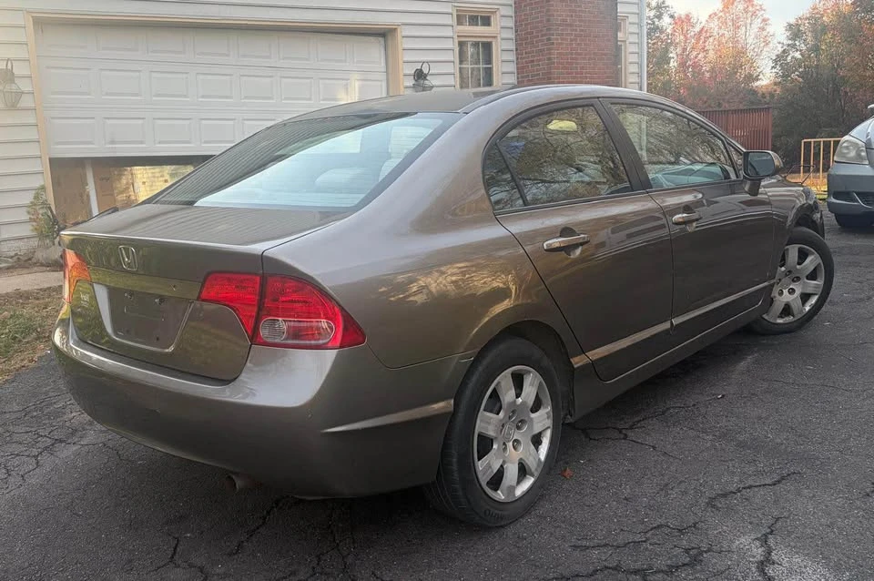 2008 Honda Civic 8th Gen - Image 7 of 12
