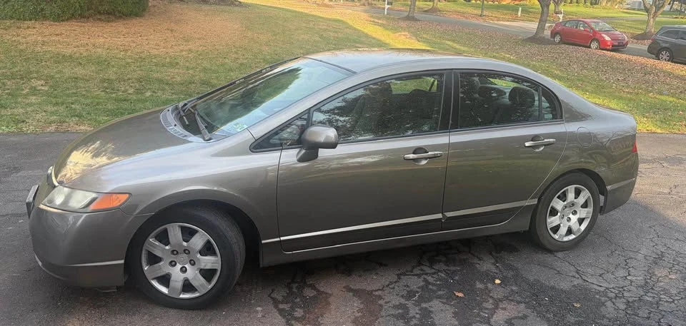 2008 Honda Civic 8th Gen - Image 3 of 12