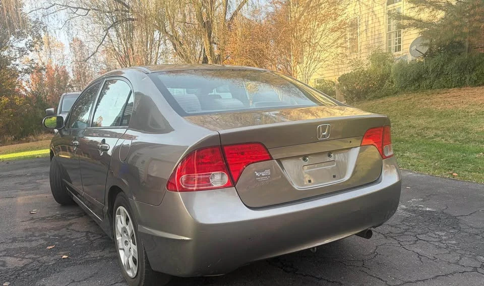 2008 Honda Civic 8th Gen - Image 9 of 12