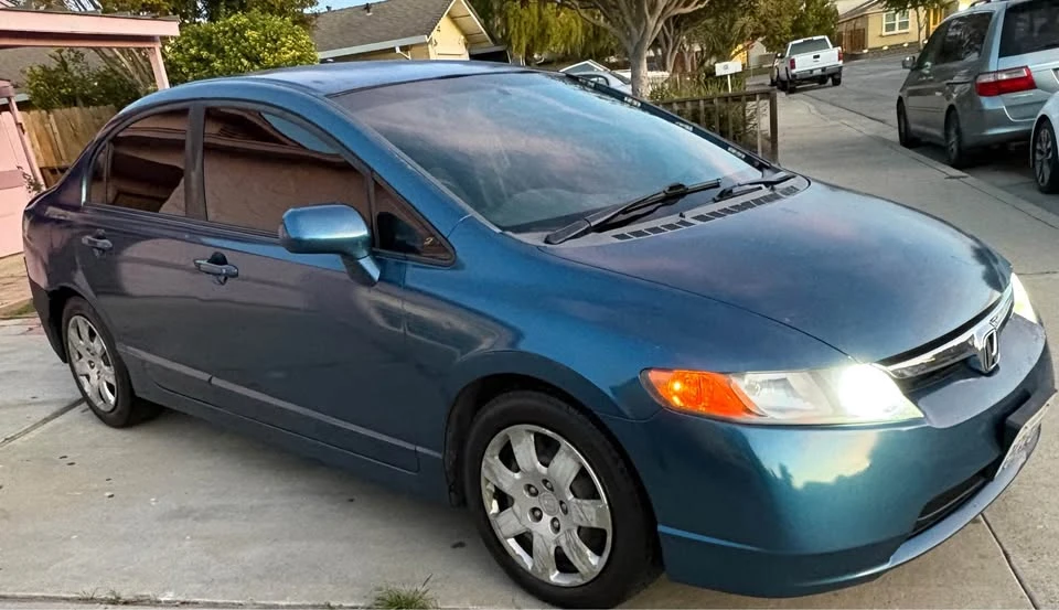 2008 Honda Civic 8th Gen - Image 2 of 10