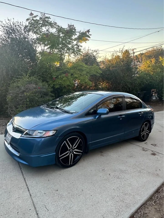 2008 Honda Civic 8th Gen - Image 2 of 12