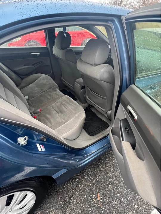 2008 Honda Civic 8th Gen - Image 8 of 11