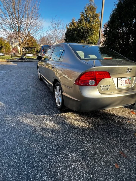 2008 Honda Civic 8th Gen - Image 2 of 14