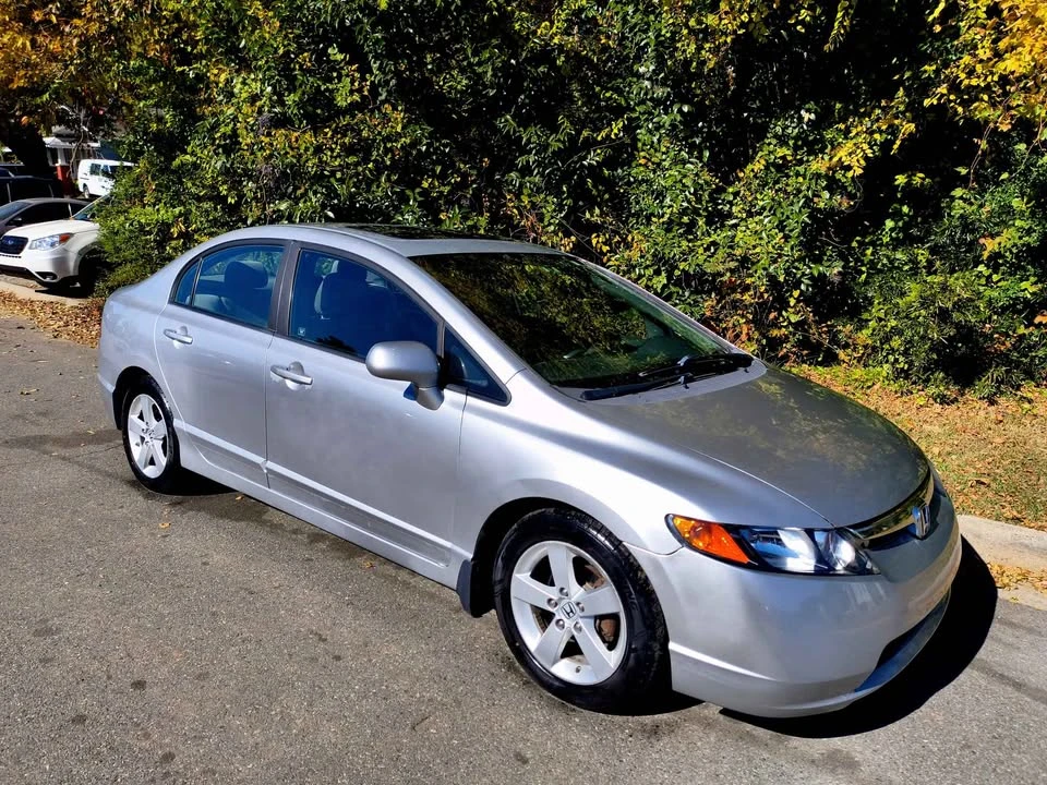 2008 Honda Civic 8th Gen - Image 2 of 8