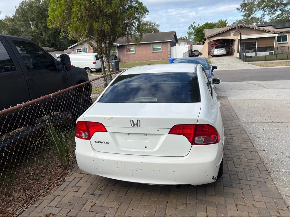 2008 Honda Civic 8th Gen - Image 2 of 4