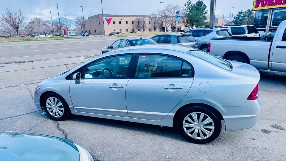 2008 Honda Civic 8th Gen - Image 8 of 16