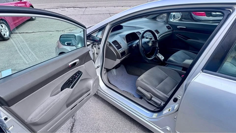 2008 Honda Civic 8th Gen - Image 9 of 16