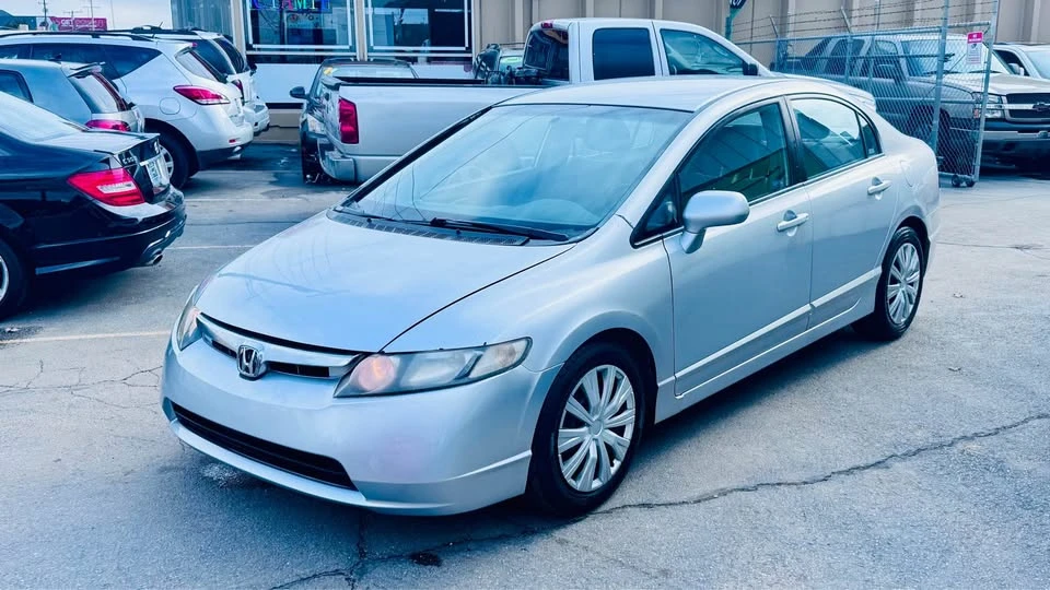 2008 Honda Civic 8th Gen - Image 2 of 16