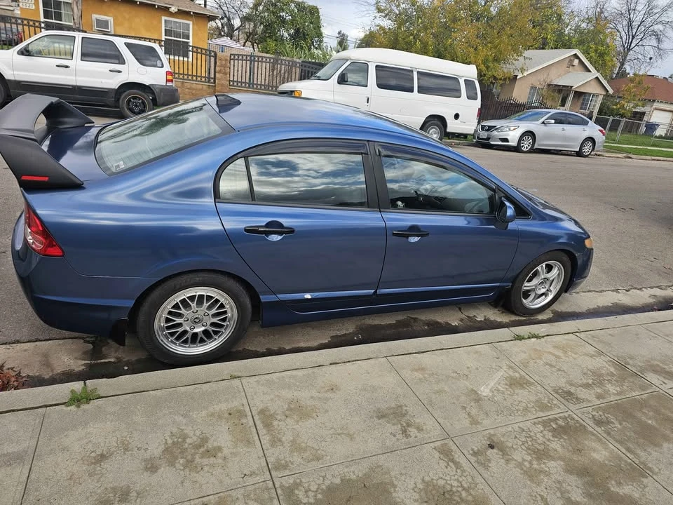 2008 Honda Civic 8th Gen - Image 3 of 12