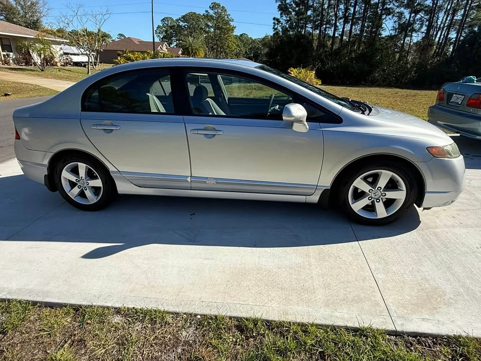 2008 Honda Civic 8th Gen - Image 3 of 14