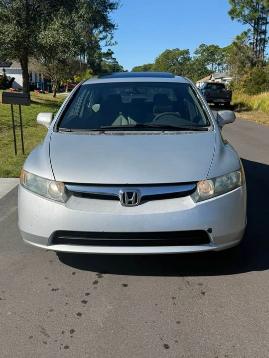 2008 Honda Civic 8th Gen - Image 2 of 14
