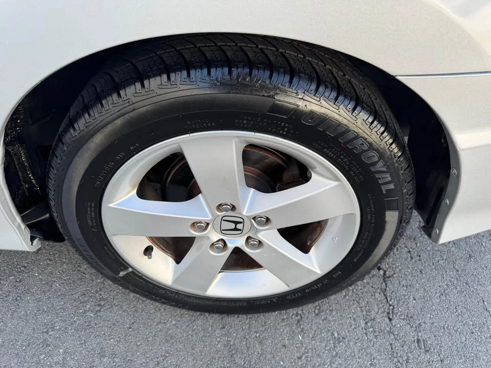 2008 Honda Civic 8th Gen - Image 2 of 18