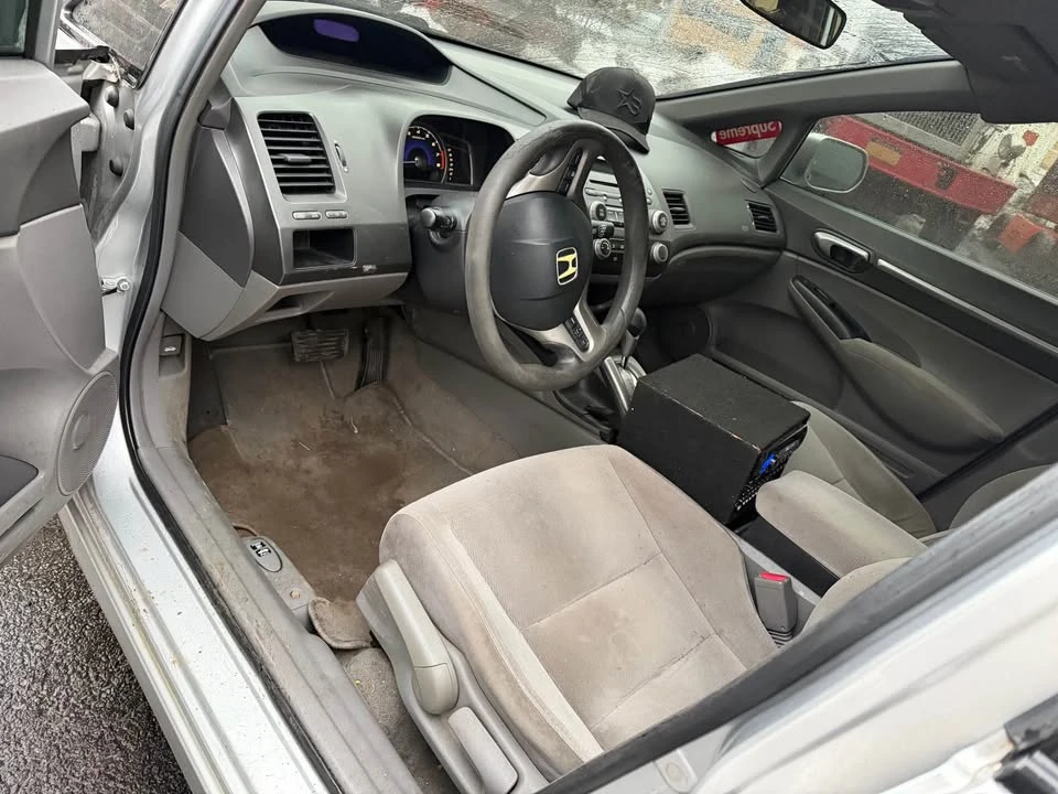 2008 Honda Civic 8th Gen - Image 5 of 9