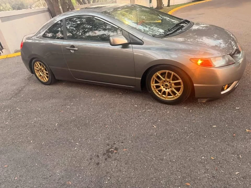 2008 Honda Civic 8th Gen - Image 2 of 10