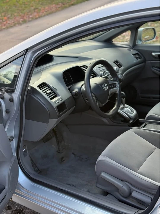 2008 Honda Civic 8th Gen - Image 10 of 19