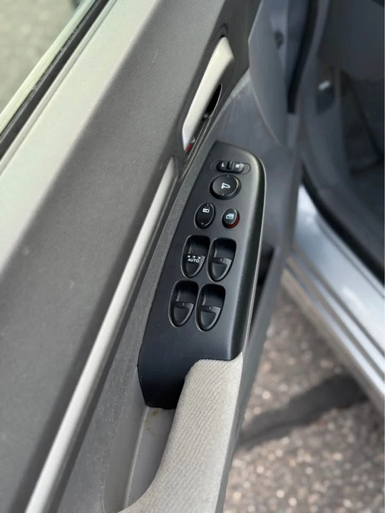 2008 Honda Civic 8th Gen - Image 13 of 19