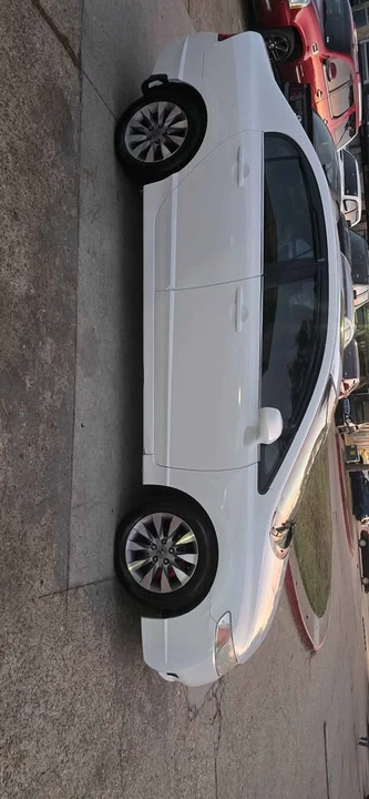 2008 Honda Civic 8th Gen - Image 3 of 7