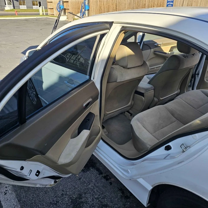 2008 Honda Civic 8th Gen - Image 8 of 12