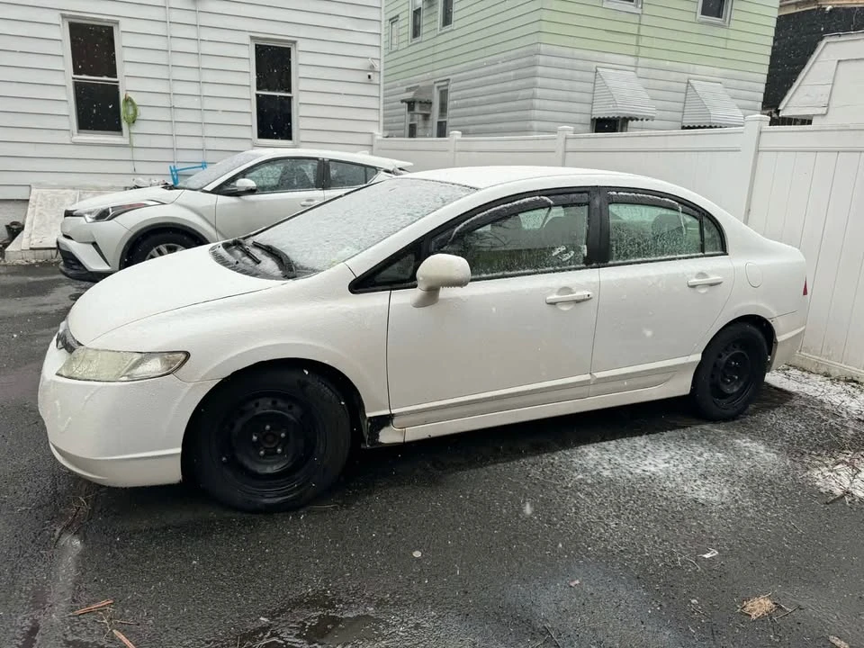 2008 Honda Civic 8th Gen - Image 2 of 3