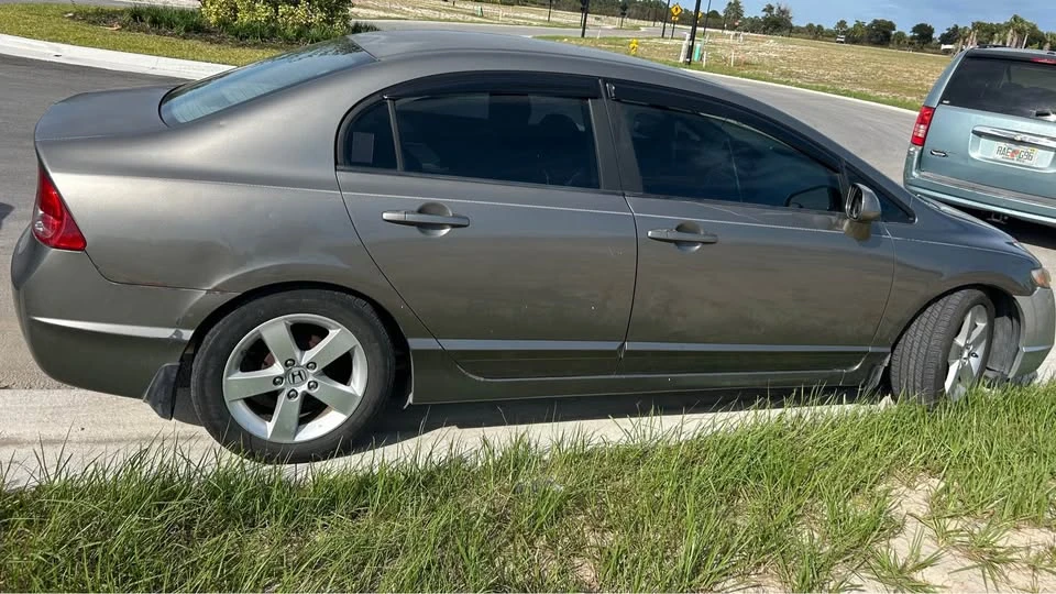 2008 Honda Civic 8th Gen - Image 4 of 6