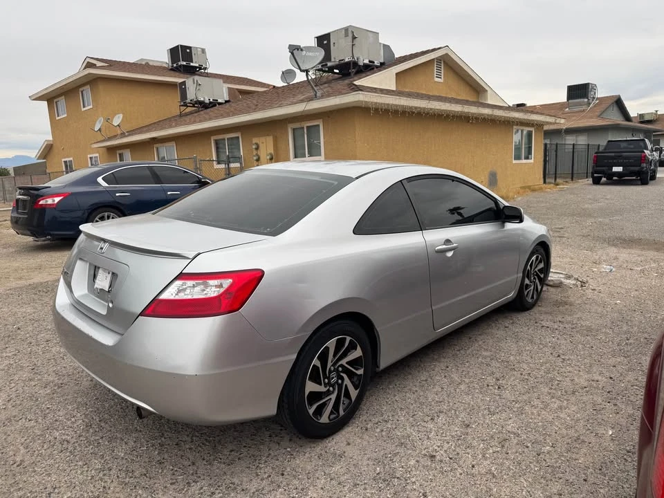2008 Honda Civic 8th Gen - Image 2 of 5