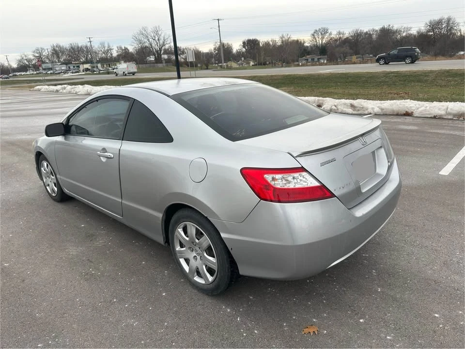 2008 Honda Civic 8th Gen - Image 5 of 16