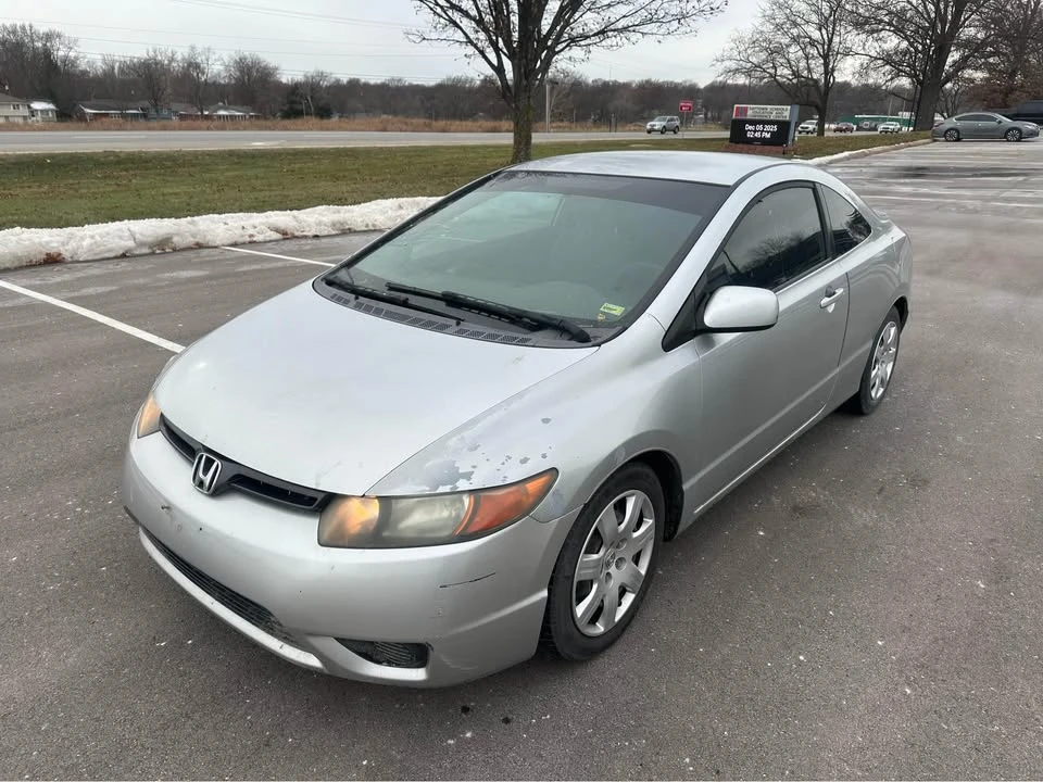 2008 Honda Civic 8th Gen - Image 2 of 16