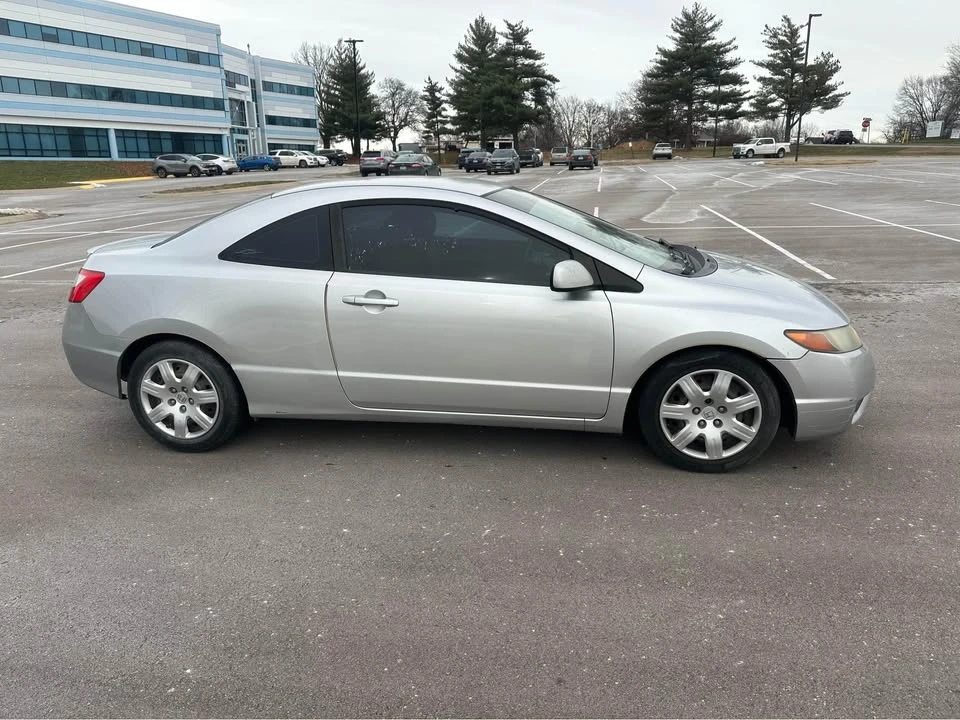 2008 Honda Civic 8th Gen - Image 6 of 16