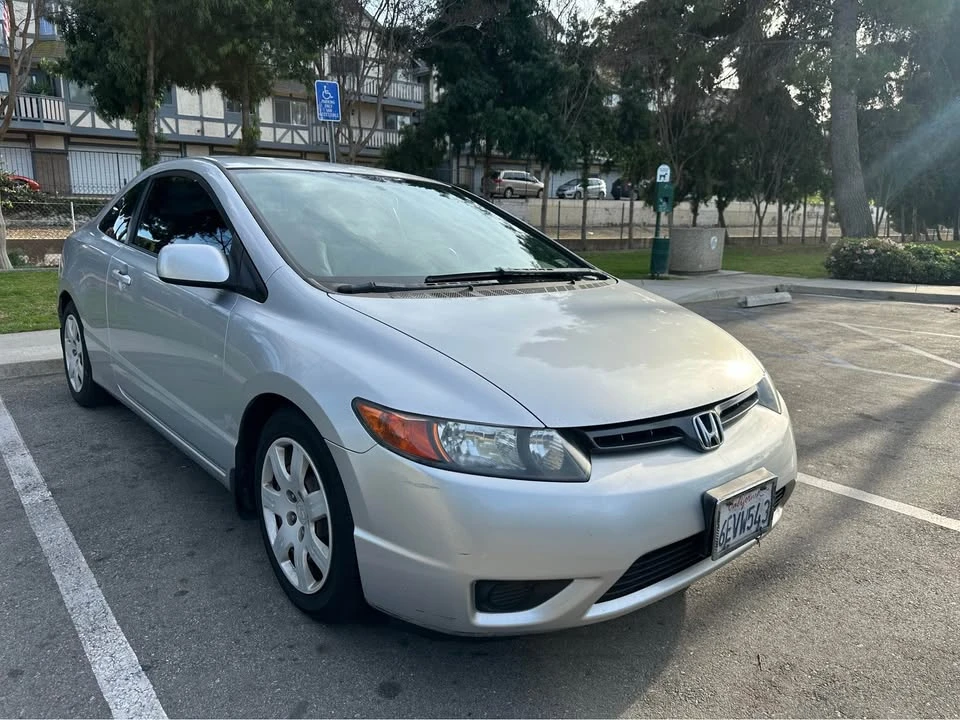 2008 Honda Civic 8th Gen - Image 2 of 15