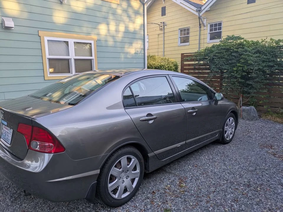 2008 Honda Civic 8th Gen - Image 2 of 15