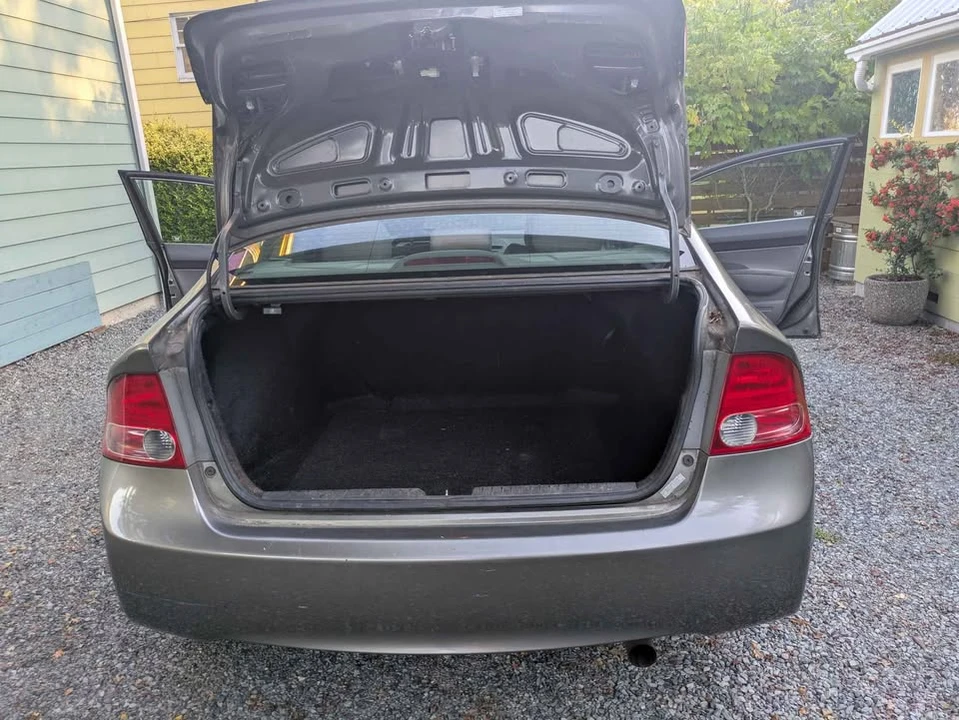 2008 Honda Civic 8th Gen - Image 5 of 15