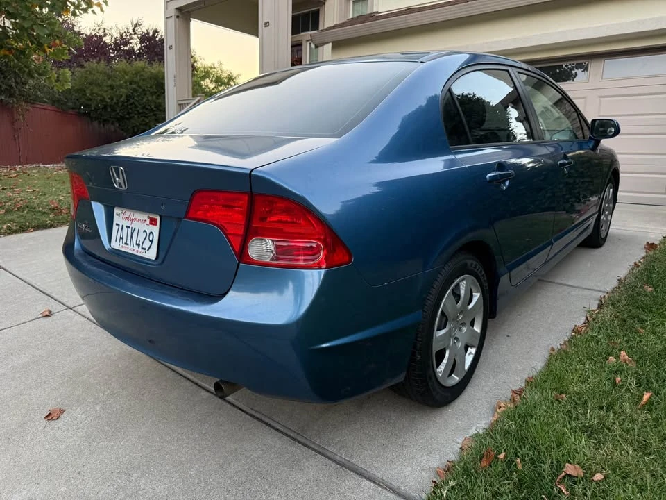 2008 Honda Civic 8th Gen - Image 2 of 14