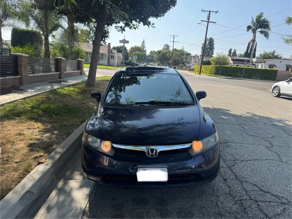 2008 Honda Civic 8th Gen - Image 2 of 9
