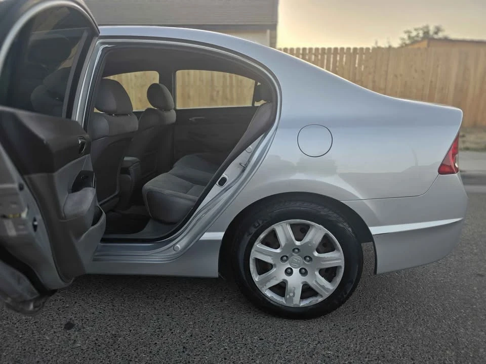 2008 Honda Civic 8th Gen - Image 5 of 14