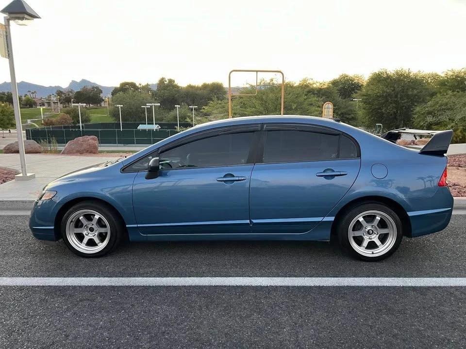 2008 Honda Civic 8th Gen - Image 9 of 20