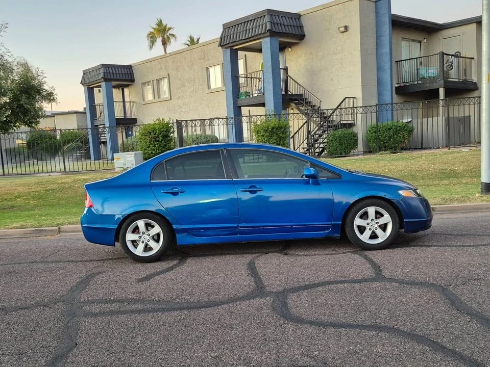 2008 Honda Civic 8th Gen - Image 2 of 4