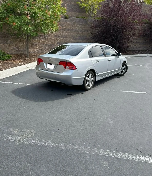 2008 Honda Civic 8th Gen - Image 2 of 9