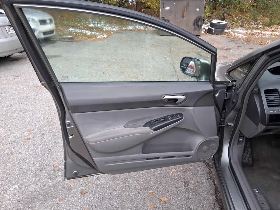 2008 Honda Civic 8th Gen - Image 8 of 18