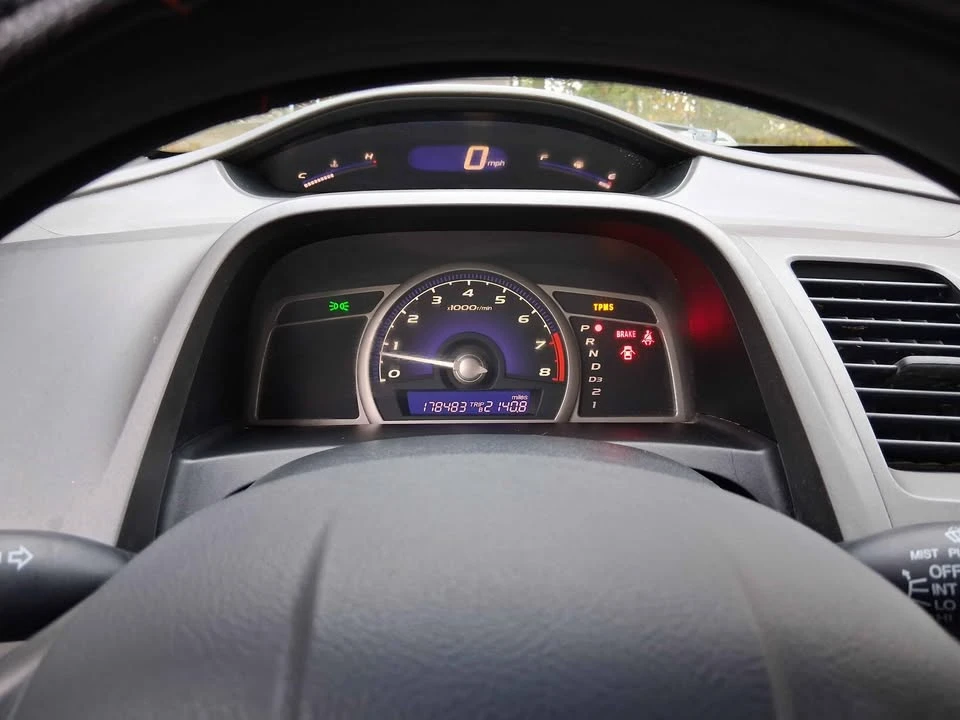 2008 Honda Civic 8th Gen - Image 16 of 18
