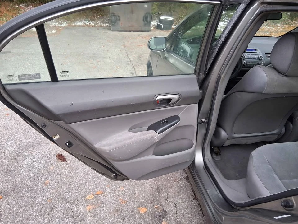 2008 Honda Civic 8th Gen - Image 10 of 18
