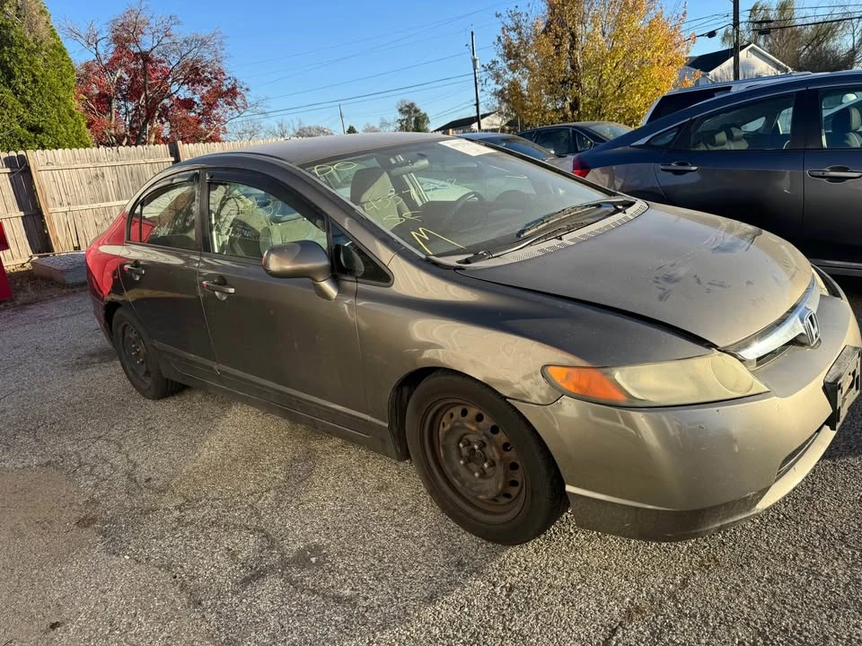 2008 Honda Civic 8th Gen - Image 2 of 6