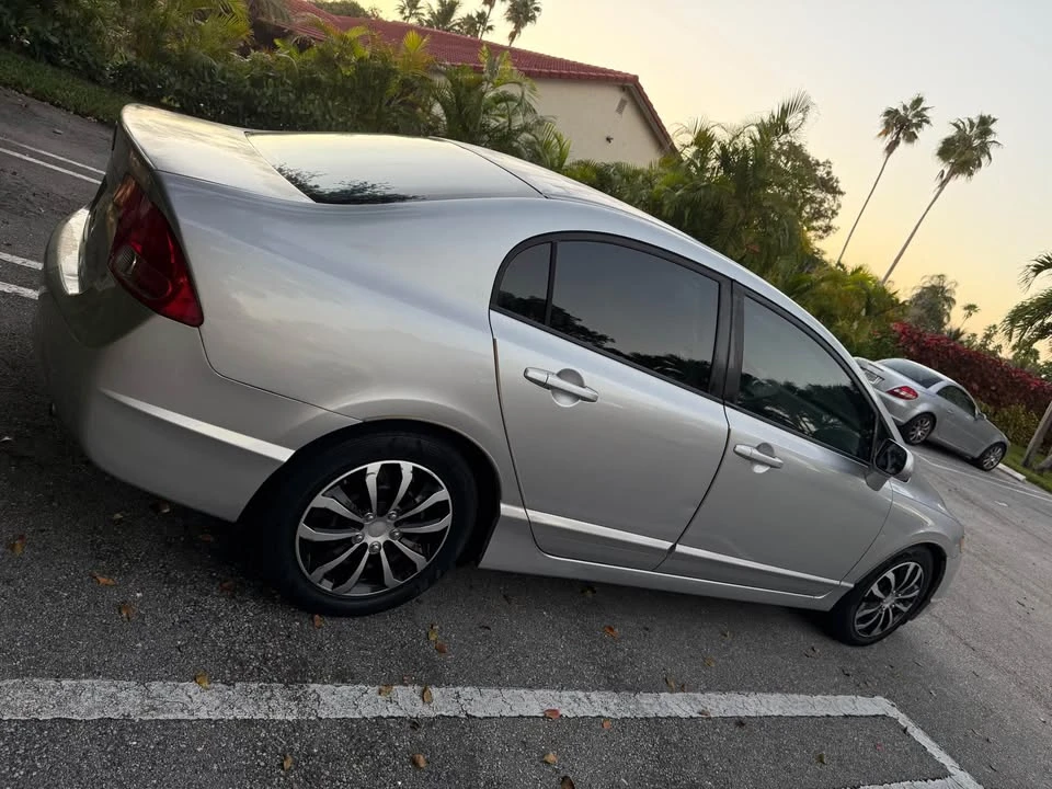 2008 Honda Civic 8th Gen - Image 5 of 9