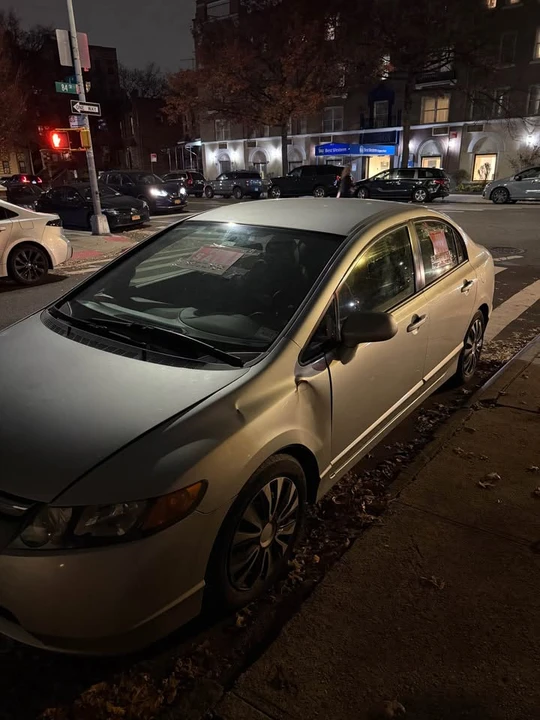 2008 Honda Civic 8th Gen - Image 2 of 4