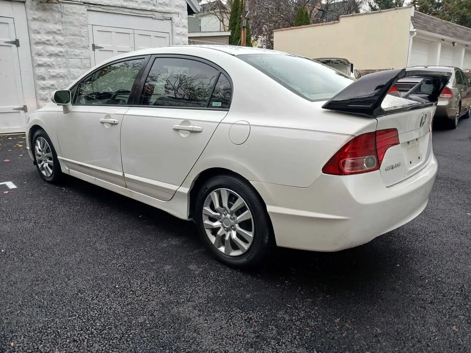 2008 Honda Civic 8th Gen - Image 3 of 10